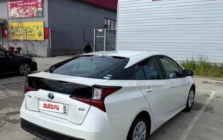 Toyota Prius IV XW50, 2019 год, 2 100 000 рублей, 5 фотография