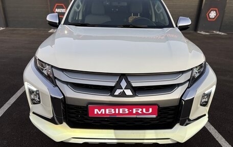 Mitsubishi L200 IV рестайлинг, 2022 год, 3 250 000 рублей, 1 фотография