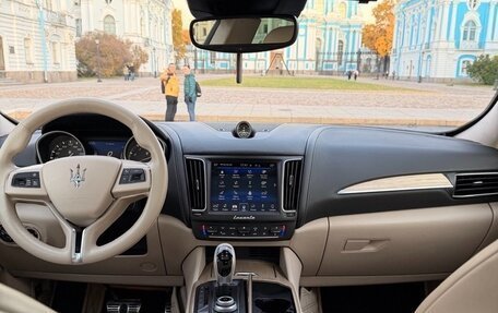 Maserati Levante I, 2018 год, 7 999 000 рублей, 21 фотография