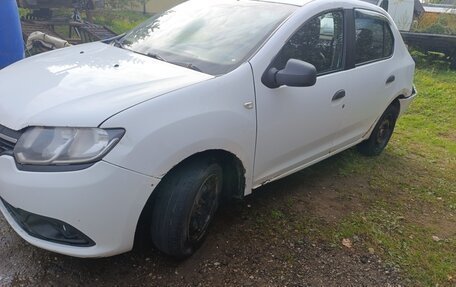 Renault Logan II, 2016 год, 270 000 рублей, 1 фотография