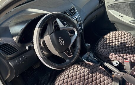 Hyundai Solaris II рестайлинг, 2013 год, 750 000 рублей, 1 фотография