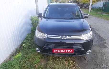 Mitsubishi Outlander III рестайлинг 3, 2012 год, 1 500 000 рублей, 1 фотография