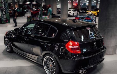 BMW 1 серия, 2011 год, 1 100 000 рублей, 7 фотография