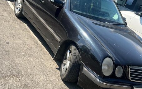 Mercedes-Benz E-Класс, 2001 год, 550 000 рублей, 1 фотография