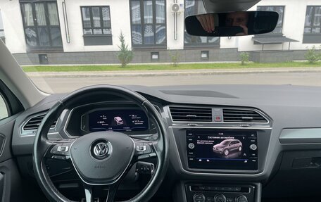 Volkswagen Tiguan II, 2019 год, 2 570 000 рублей, 10 фотография
