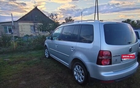 Volkswagen Touran III, 2008 год, 669 000 рублей, 3 фотография