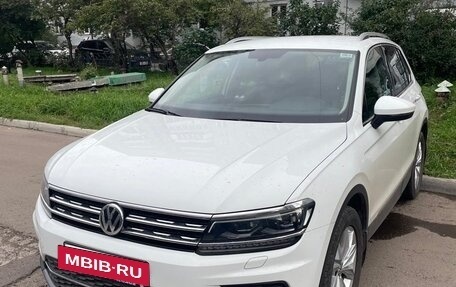 Volkswagen Tiguan II, 2018 год, 3 030 000 рублей, 2 фотография
