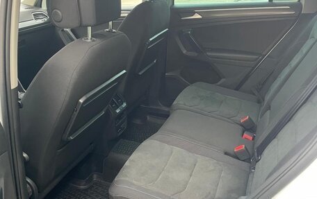 Volkswagen Tiguan II, 2018 год, 3 030 000 рублей, 8 фотография