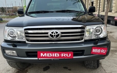Toyota Land Cruiser 100 рестайлинг 2, 2006 год, 2 750 000 рублей, 2 фотография
