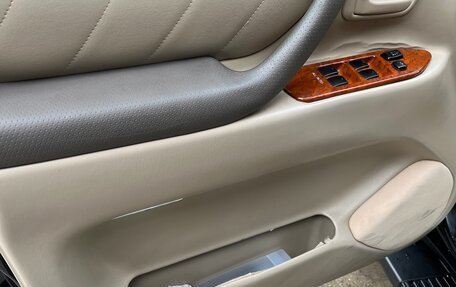 Toyota Land Cruiser 100 рестайлинг 2, 2006 год, 2 750 000 рублей, 8 фотография