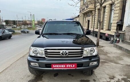 Toyota Land Cruiser 100 рестайлинг 2, 2006 год, 2 750 000 рублей, 19 фотография