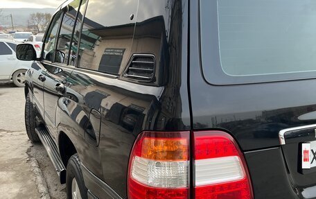 Toyota Land Cruiser 100 рестайлинг 2, 2006 год, 2 750 000 рублей, 23 фотография