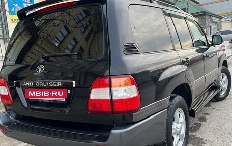 Toyota Land Cruiser 100 рестайлинг 2, 2006 год, 2 750 000 рублей, 26 фотография