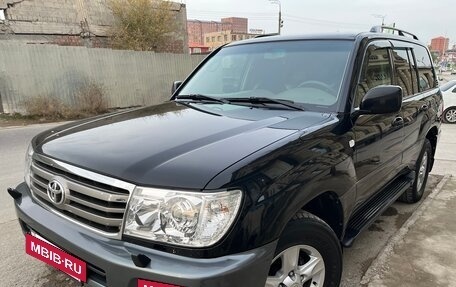 Toyota Land Cruiser 100 рестайлинг 2, 2006 год, 2 750 000 рублей, 21 фотография
