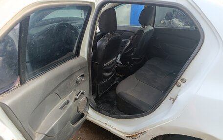 Renault Logan II, 2016 год, 270 000 рублей, 19 фотография