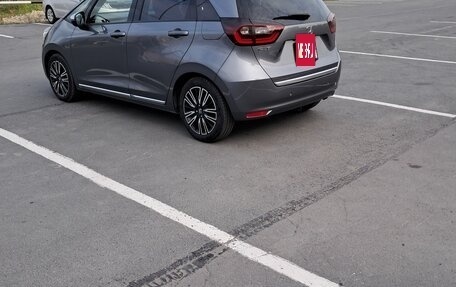 Honda Fit, 2020 год, 1 600 000 рублей, 4 фотография