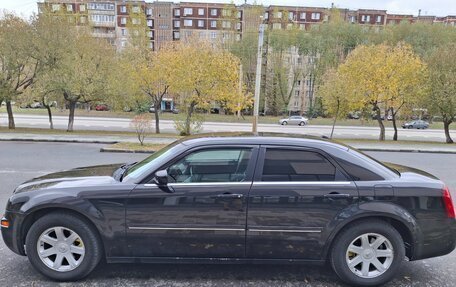 Chrysler 300C II, 2005 год, 9 фотография