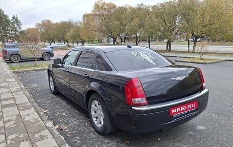 Chrysler 300C II, 2005 год, 8 фотография