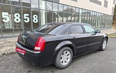 Chrysler 300C II, 2005 год, 6 фотография