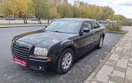 Chrysler 300C II, 2005 год, 10 фотография