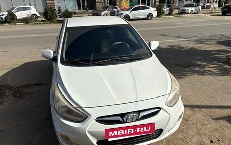 Hyundai Solaris II рестайлинг, 2013 год, 750 000 рублей, 5 фотография