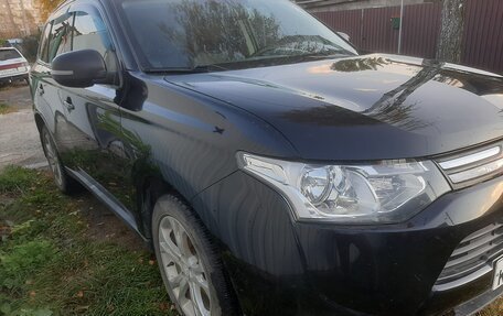Mitsubishi Outlander III рестайлинг 3, 2012 год, 1 500 000 рублей, 2 фотография