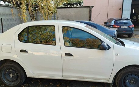 Renault Logan II, 2017 год, 800 000 рублей, 3 фотография