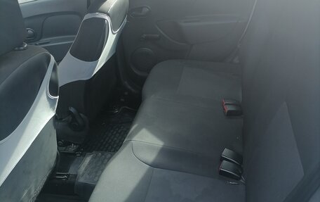 Renault Logan II, 2017 год, 800 000 рублей, 9 фотография