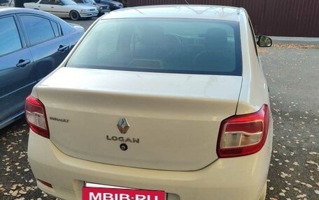 Renault Logan II, 2017 год, 800 000 рублей, 4 фотография