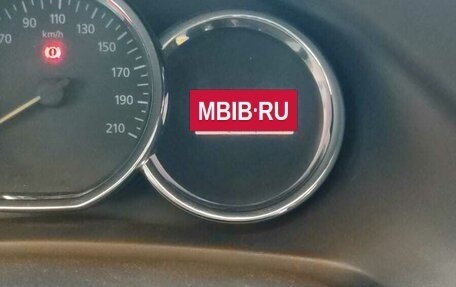 Renault Logan II, 2017 год, 800 000 рублей, 5 фотография