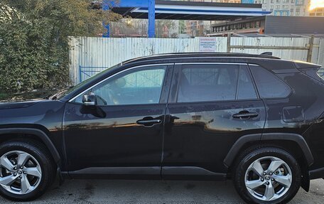 Toyota RAV4, 2021 год, 3 500 000 рублей, 2 фотография