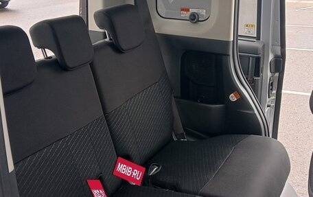 Toyota Roomy I, 2019 год, 920 000 рублей, 24 фотография