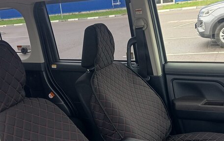 Toyota Roomy I, 2019 год, 920 000 рублей, 32 фотография