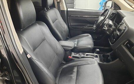Mitsubishi Outlander III рестайлинг 3, 2015 год, 1 596 000 рублей, 18 фотография