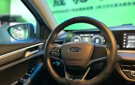 Ford Escort, 2021 год, 1 380 000 рублей, 6 фотография