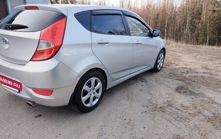 Hyundai Solaris II рестайлинг, 2013 год, 1 000 000 рублей, 4 фотография