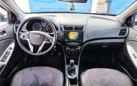 Hyundai Solaris II рестайлинг, 2013 год, 1 000 000 рублей, 8 фотография