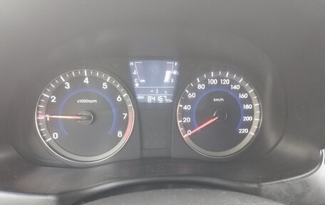 Hyundai Solaris II рестайлинг, 2013 год, 1 000 000 рублей, 10 фотография