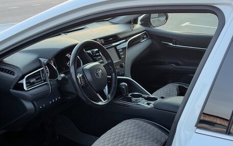 Toyota Camry, 2019 год, 3 200 000 рублей, 7 фотография