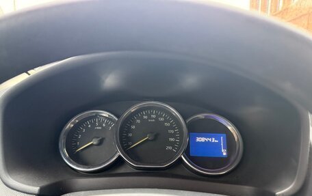 Renault Logan II, 2014 год, 435 000 рублей, 6 фотография