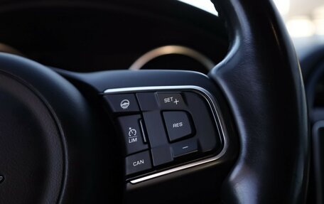 Jaguar F-Pace, 2017 год, 2 399 000 рублей, 12 фотография