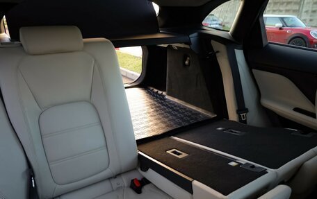 Jaguar F-Pace, 2017 год, 2 399 000 рублей, 27 фотография