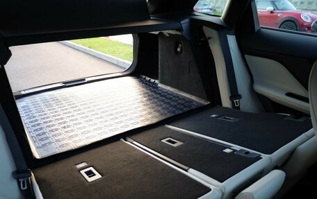 Jaguar F-Pace, 2017 год, 2 399 000 рублей, 28 фотография