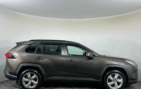 Toyota RAV4, 2020 год, 3 200 000 рублей, 4 фотография