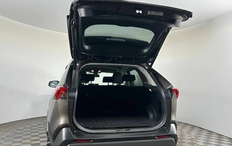 Toyota RAV4, 2020 год, 3 200 000 рублей, 18 фотография