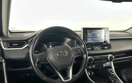 Toyota RAV4, 2020 год, 3 200 000 рублей, 16 фотография