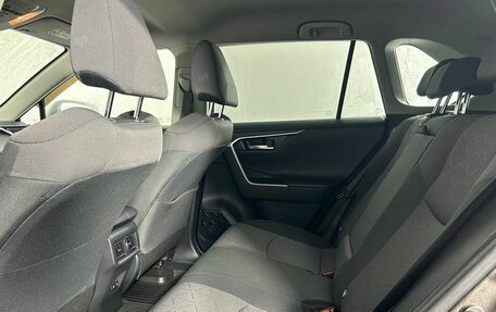 Toyota RAV4, 2020 год, 3 200 000 рублей, 13 фотография