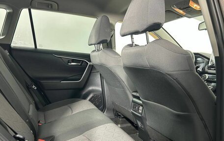 Toyota RAV4, 2020 год, 3 200 000 рублей, 12 фотография