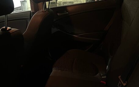 Hyundai Solaris II рестайлинг, 2015 год, 1 200 000 рублей, 9 фотография