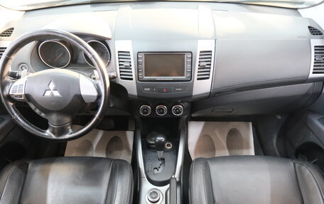 Mitsubishi Outlander III рестайлинг 3, 2011 год, 1 499 000 рублей, 14 фотография